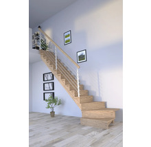 Holztreppe mit Edelstahlgeländer in einem hellen Raum
