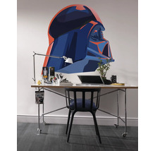Arbeitszimmer mit Schreibtisch, Bürostuhl, Schreibtischlampe und Wandtattoo mit Darth Vader Motiv