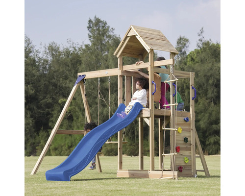 Spielturm aus Holz mit Rutsche, Schaukel und Kletterwand für Kinder im Garten
