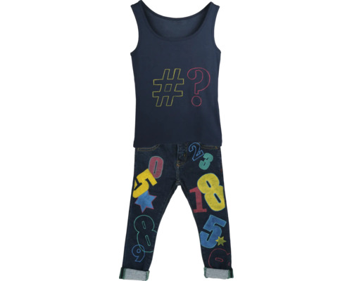 Set bestehend aus Tanktop und Jeans mit Zahlen und Symbolen