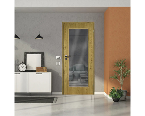 Holztür mit Glaseinsatz in modernem Wohnraum
