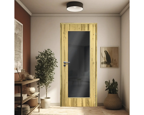 Innenarchitektur mit Holztür und Glaseinsatz