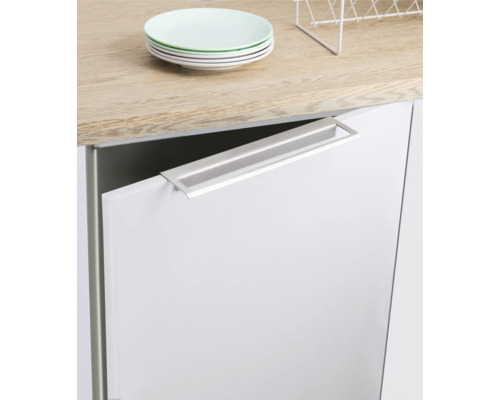 Küchenschrank mit Griffleiste