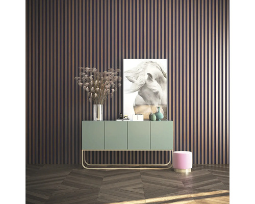 Modernes Wohnzimmer mit Wandpaneelen, Sideboard und Dekoration