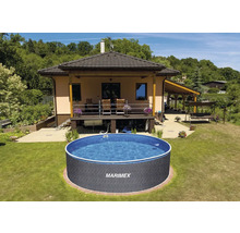 Marimex Pool im Garten eines Hauses.