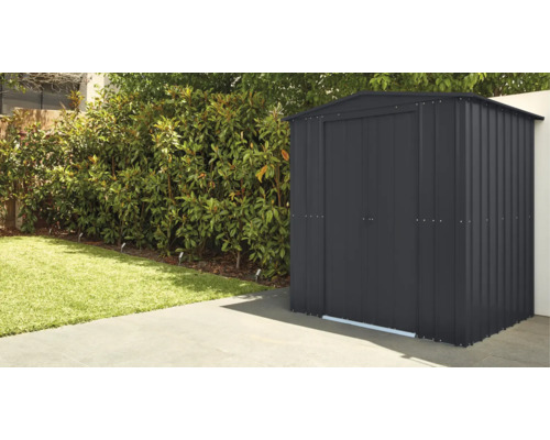 Gartenschuppen aus Metall im Außenbereich