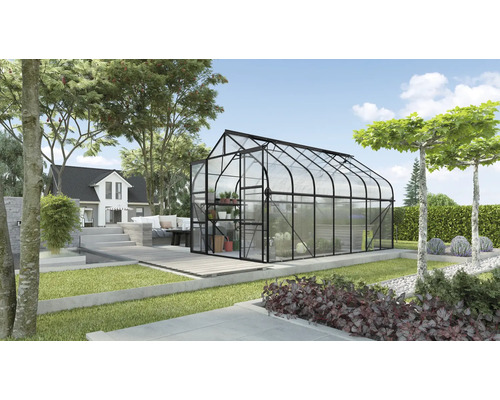 Gewächshaus mit Glasfront im Garten