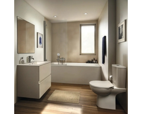 Badezimmer mit Badewanne, Waschbeckenunterschrank und Toilette