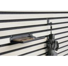 Wandpaneel mit Ablage, Schlüssel, Brieftasche und Regenschirm