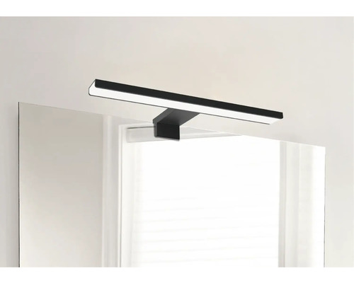 Spiegelleuchte zur Montage über einem Badezimmerspiegel