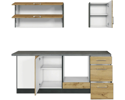 Küchenzeile mit Unterschränken, Schubladen und Hängeschränken