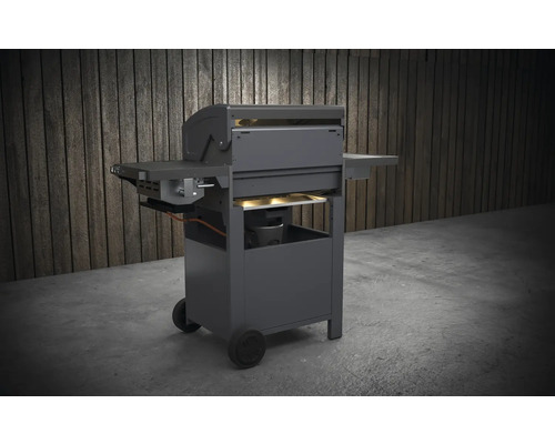Gasgrill mit Ablageflächen und Rollen