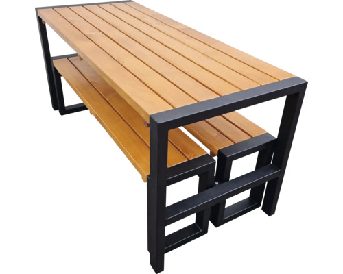 Holztisch mit Metallgestell und Ablagefläche