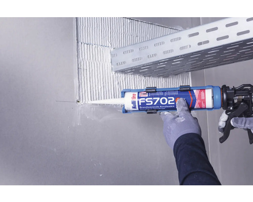 Anwendung von Molli Tire FS702 Brandschutz Acryl Dichtstoff mit einer Kartuschenpistole