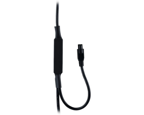 Schwarzes Stromkabel mit Stecker