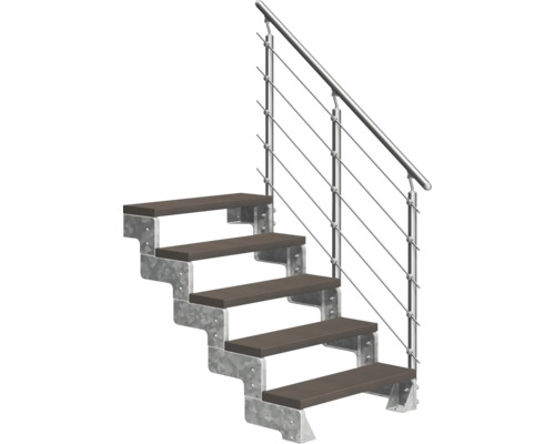 Treppe mit Metallgeländer und Holzstufen