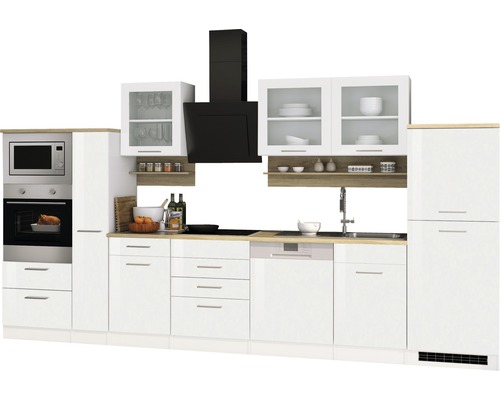 Komplette Küchenzeile mit Einbaugeräten und weißer Front