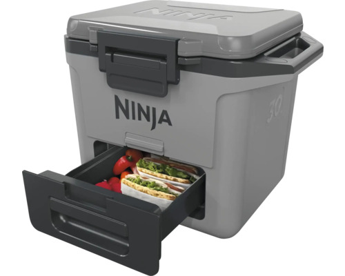 Ninja Kühlbox mit Sandwich und Paprika im Auszug