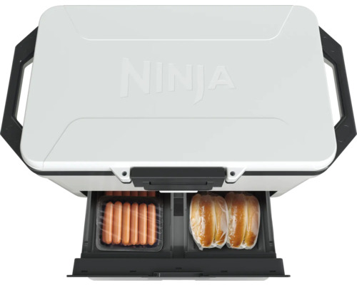 Ninja Kühlbox mit Hotdogs und Brötchen in Schubladen