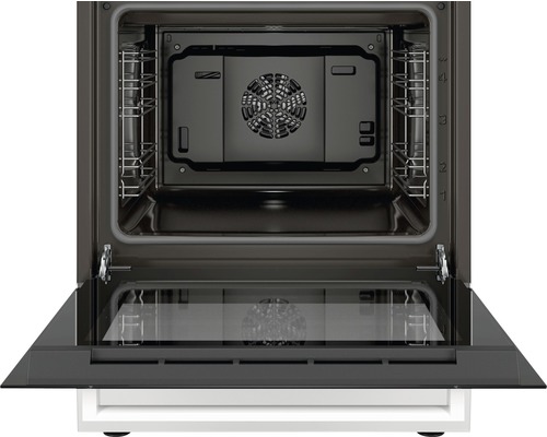 Innenansicht eines geöffneten Einbaubackofens mit Lüfter