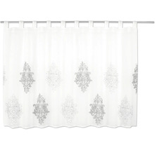 Weiße Scheibengardine mit silbernem Ornament-Muster und Schlaufen-Aufhängung.