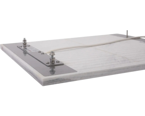 Schneidebrett mit Führungsschienen und Draht