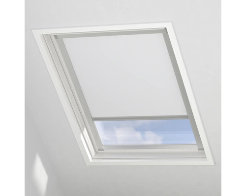 Dachfenster mit Rollo zur Verdunkelung