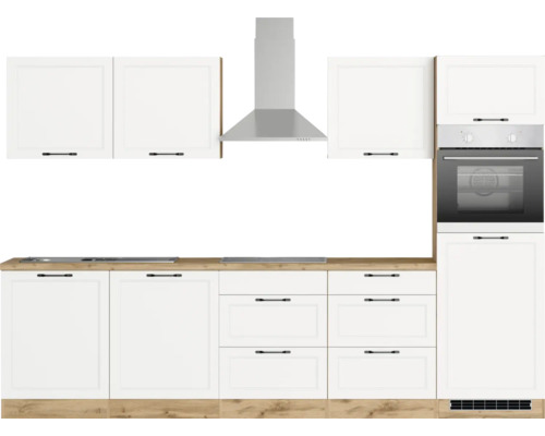 Küchenzeile mit Spüle, Kochfeld, Dunstabzugshaube und Backofen