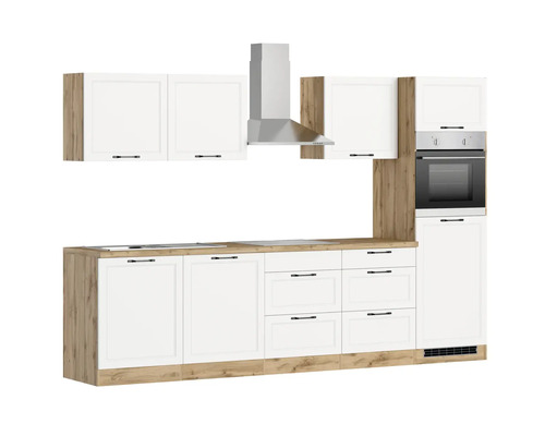 Komplette Küchenzeile mit Ober- und Unterschränken, Dunstabzugshaube und Einbaubackofen.