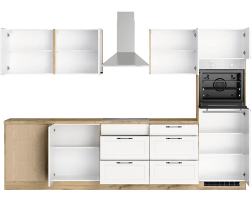 Küchenzeile mit Schränken, Schubladen, Dunstabzugshaube und Backofen