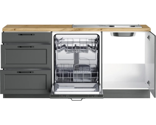 Küchenzeile mit Spüle, Spülmaschine und Schränken in dunkler Farbe mit hellbrauner Arbeitsplatte