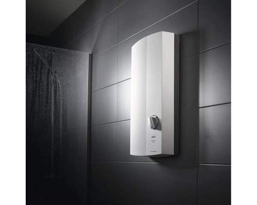 Elektronischer Durchlauferhitzer im Badezimmer
