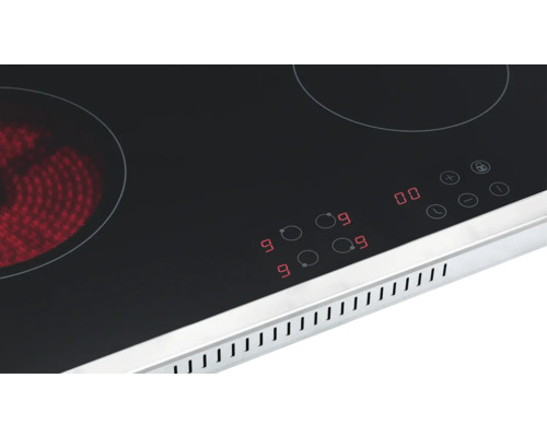 Glaskeramikkochfeld mit digitaler Anzeige und Bedienelementen.