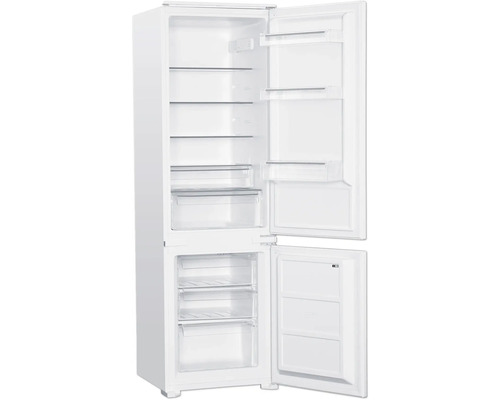 Geöffneter Kühlschrank mit Gefrierfach und mehreren Ablageflächen