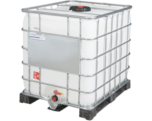 Weißer IBC Container mit Gitterbox und Auslaufhahn auf einer Palette