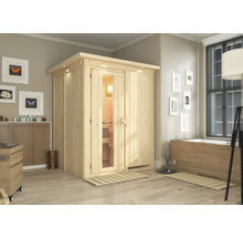 Holzsauna mit Glastür in einem hellen Badezimmer