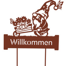 Gartenschild mit der Aufschrift Willkommen, Gartenzwerg, Schubkarre und Blumen