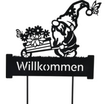 Gartenschild mit der Aufschrift Willkommen, Gartenzwerg, Schmetterlingen und Blumen