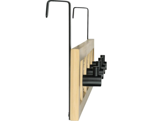 Türgarderobe aus Holz mit Metallhaken