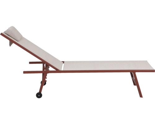 Sonnenliege mit Rädern und Kissen