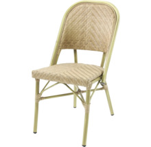 Rattan Stuhl mit geflochtener Sitzfläche und Rückenlehne