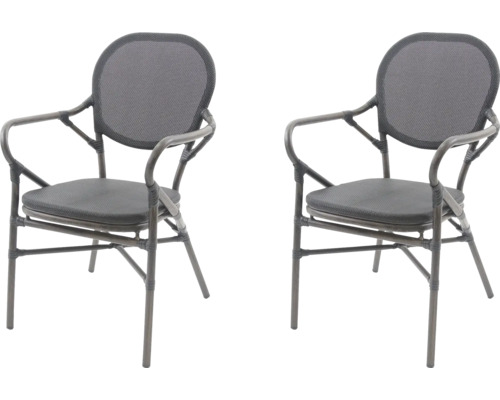 Zwei Gartenstühle mit Armlehnen und Netzbespannung