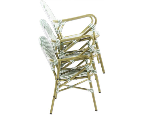 Stapel aus drei Armlehnstühlen aus Rattan