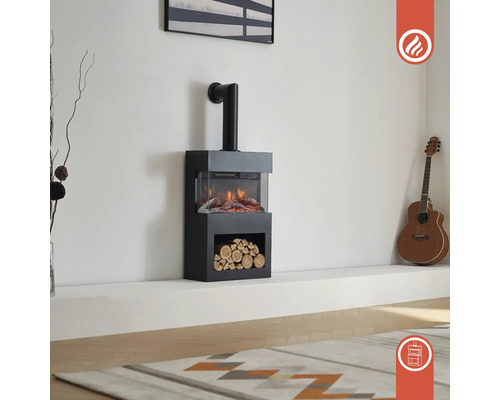 Dekorativer Elektrokamin mit Holzfach und Kaminrohr im Wohnzimmer.