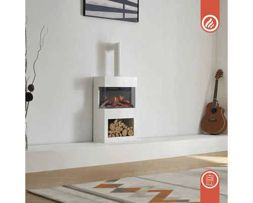 Elektrokamin mit Holzscheitfach in einem hellen Wohnzimmer