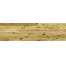 Holzboden aus Eiche mit Astlöchern