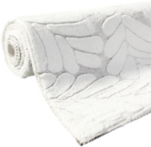 Gerollter Teppich mit Steinmuster