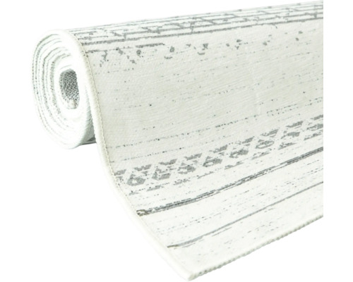 Gerollter Teppich mit Muster