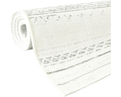 Gerollter Teppich mit Muster