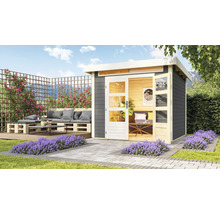 Modernes Gartenhaus mit grauer Fassade, offen stehenden Türen und Lounge-Bereich im Garten